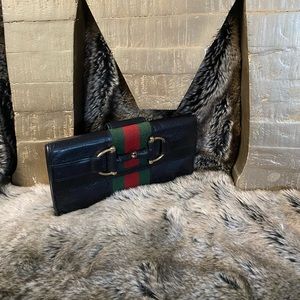 Gucci wallet with strips